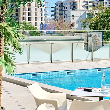 Dazzling Sunset In Nord10 Pool Apartment